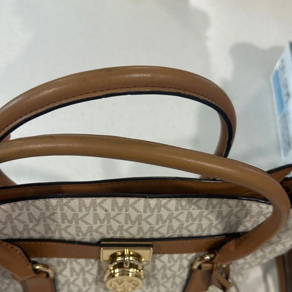 Michael Kors Tan and Cream Shoulder Bag - Picture 4 of 9